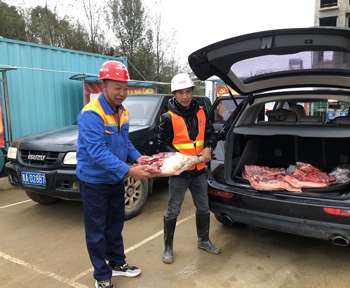 我为群众办实事：干井项目慰问一线农民工