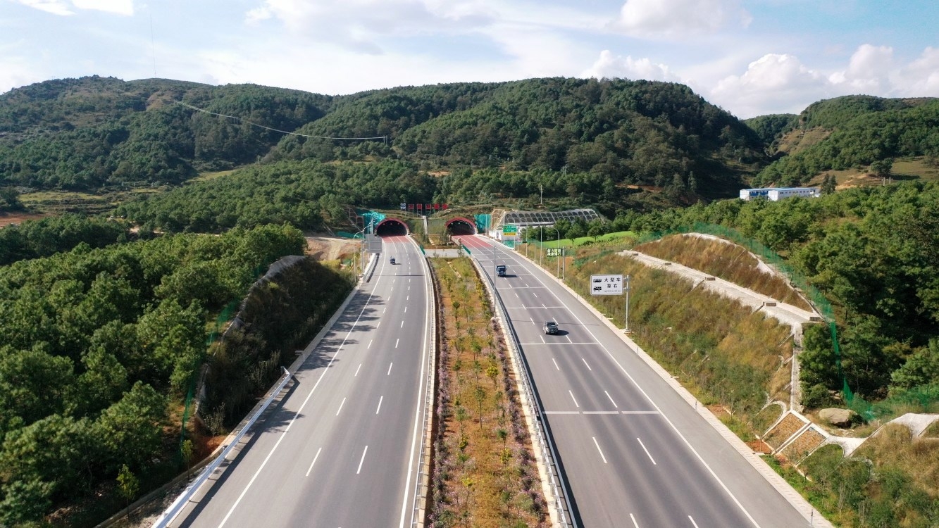 昆明寻甸至曲靖沾益高速公路
