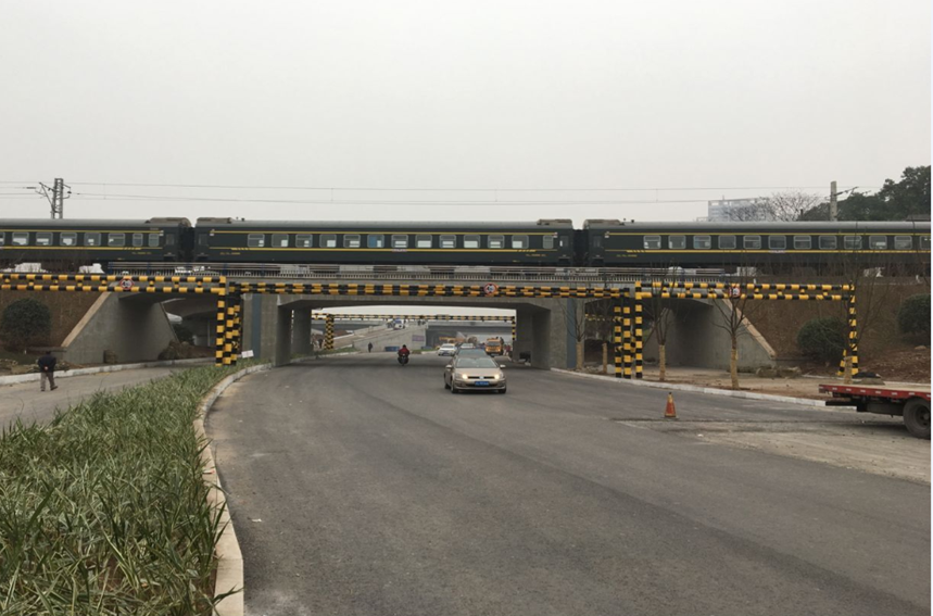 东兴寺路下穿铁路立交桥项目