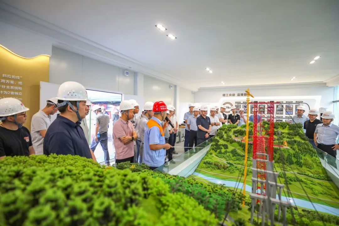 集团公司观摩团到武两高速项目部观摩