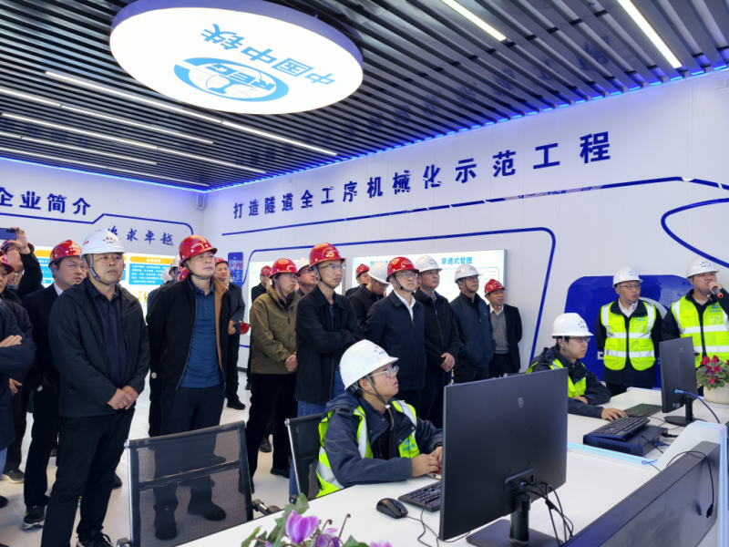 中铁八局长赣高铁站前6标迎来隧道全工序机械化施工平推检查